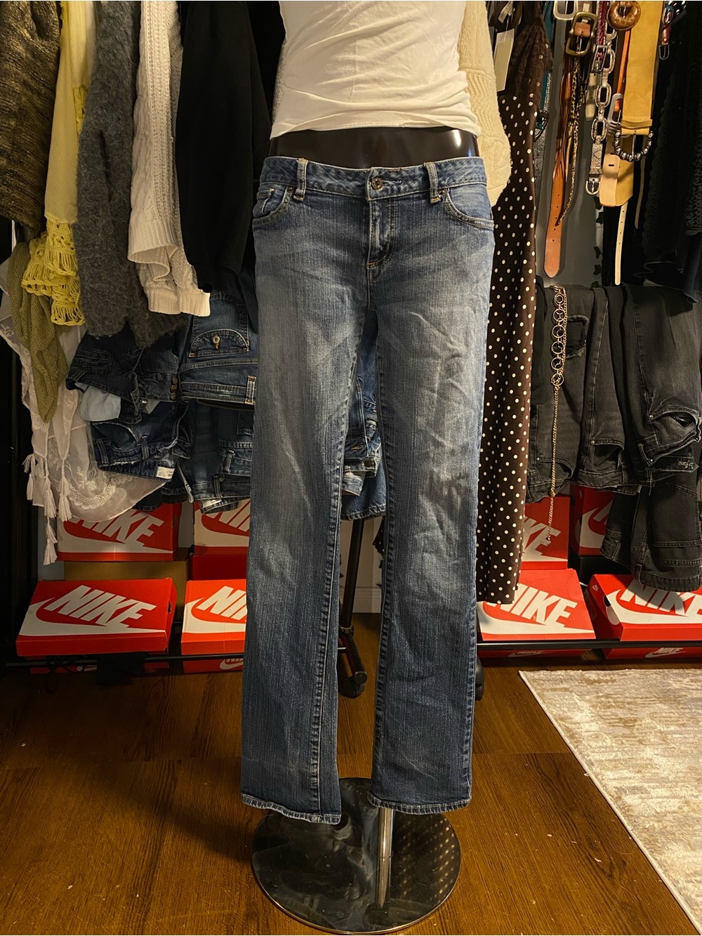 Y2K Guess Low rise Jeans with Cross Detail on Back Pockets - Picture 5 of 6
